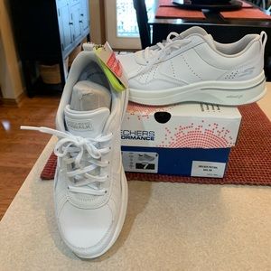 New! Women’s Skechers Performance Go Walk Steady shoes, size 7